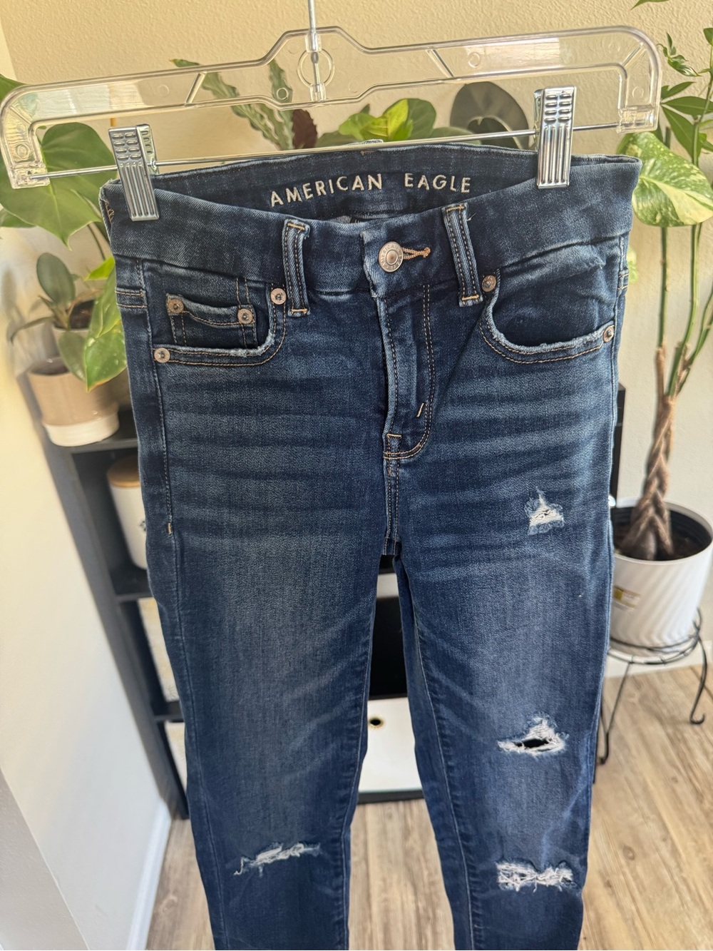 American Eagle Outfitters Women's Dark Blue Distressed Skinny Jeans
